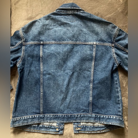 Banana Republic NWT oversized jean jacket, women’s size small - Picture 3 of 4